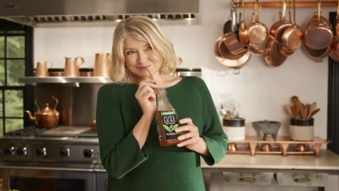 Pepsi Lipton, Pure Leaf'in yeni şekersiz buzlu çay kampanyası için Martha Stewart'ı seçti